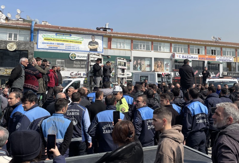 AA-20230321-30634226-30634223-IBB_ILE_USKUDAR_BELEDIYESI_ZABITALARI_ARASINDA_PLATFORM_GERGINLIGI (1)_1820eecf7daa300331bfe85cb14dd5ba.jpg